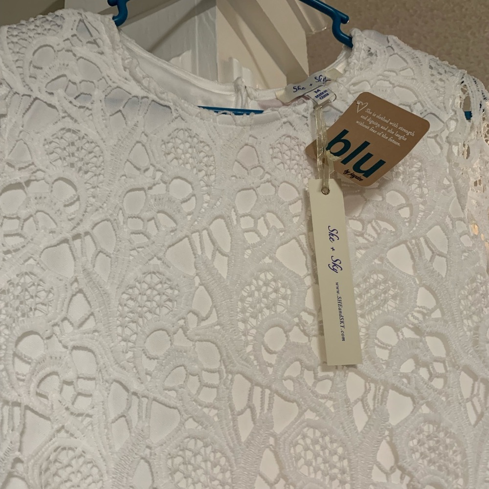 White dress - Picture 3 of 7